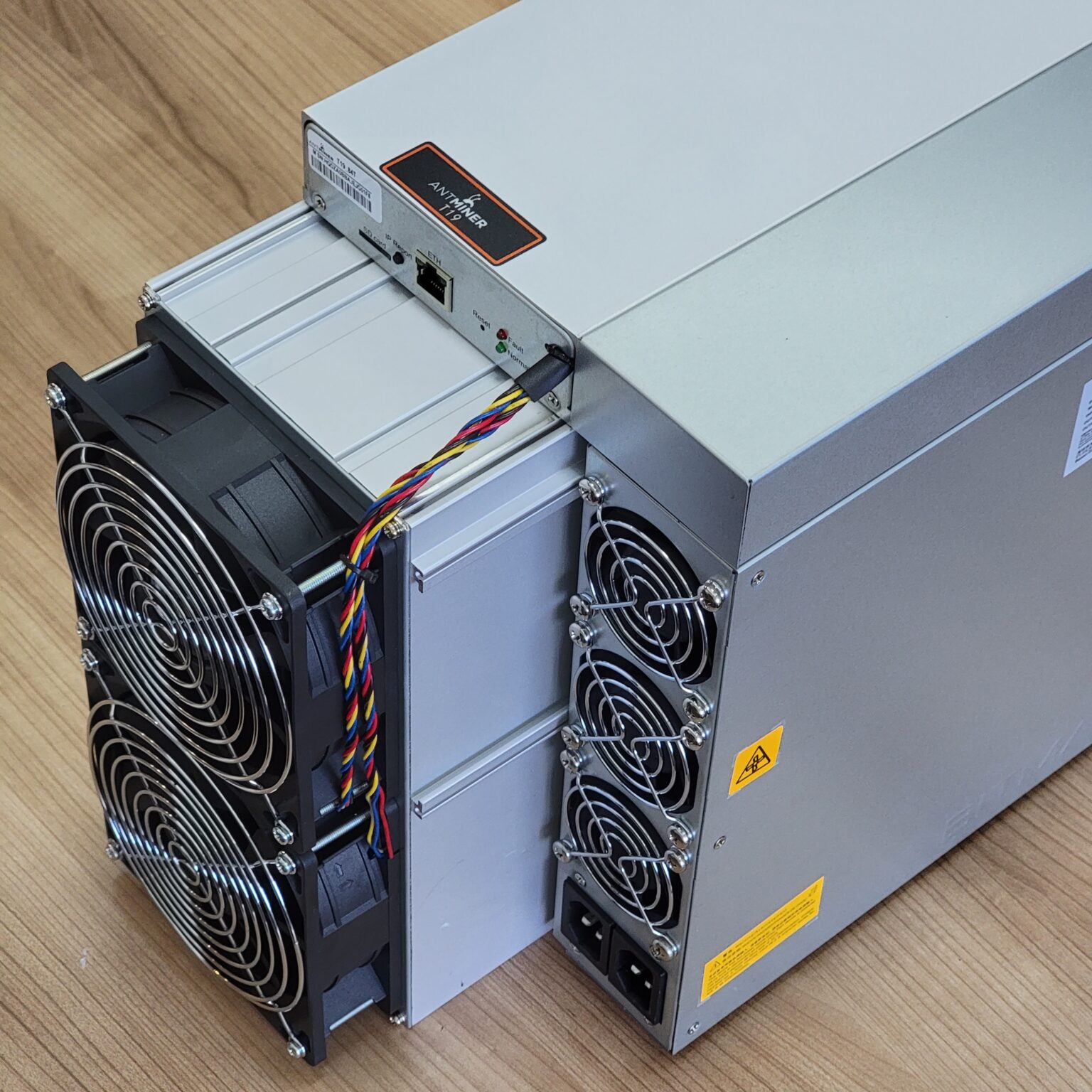 Antminer s17. Bitmain t19 84 th/s. Antminer t19.